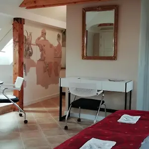 Patea - Cozy And Quiet 42 Sqm Near The City Centre Apartment